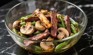 烤蘑菇牛肉沙拉